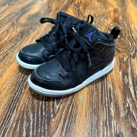 Nike Jordan 1 Mid Se Infant Toddler Shoes Size 9 Black Patent Leather 9C - Picture 1 of 6